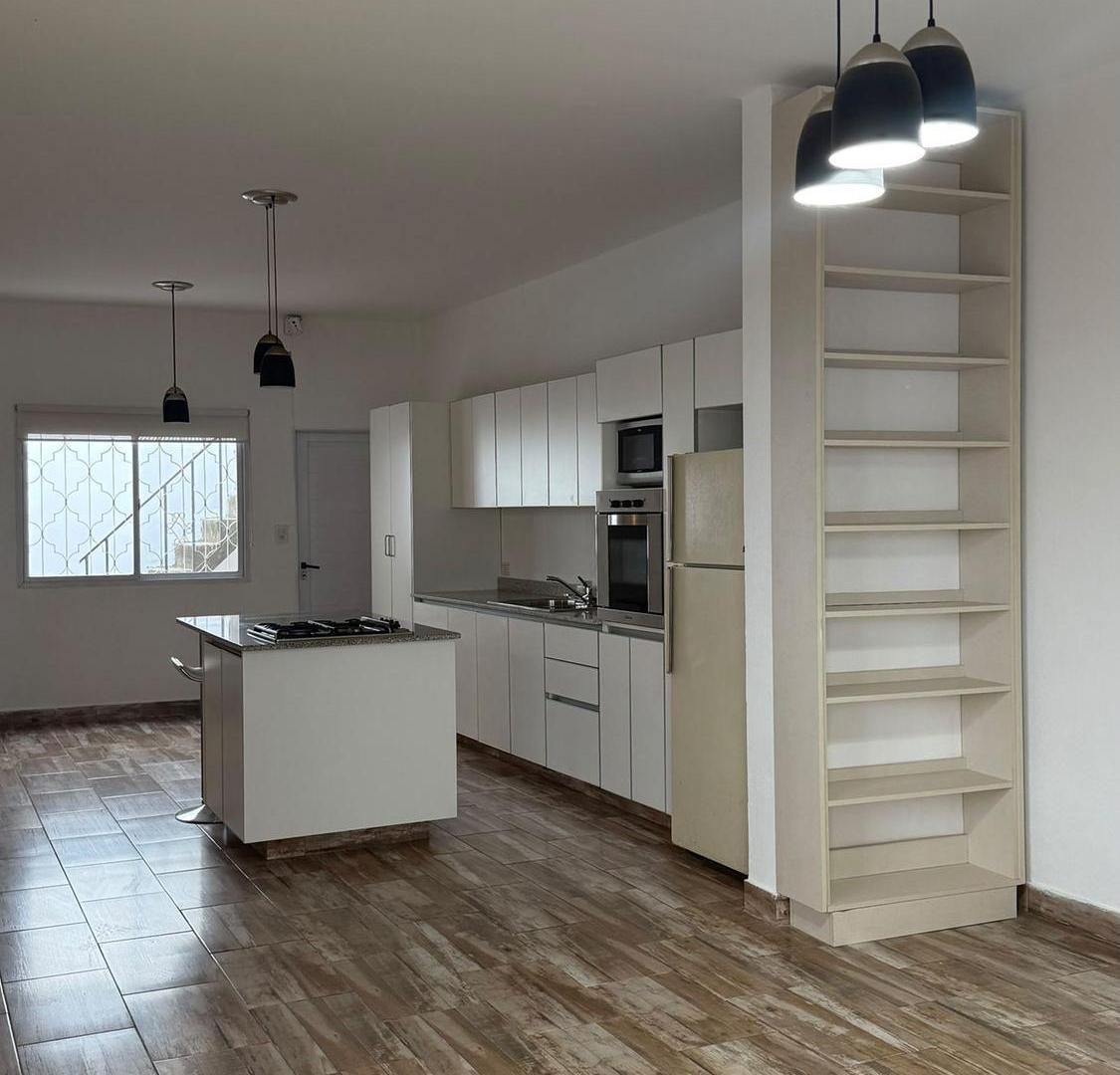Foto de Alquiler PH 4 amb con patio Belgrano, imagen 1