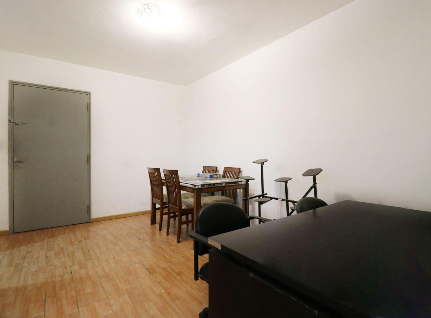 Foto de VENTA DTO 2 AMB PARQUE AVELLANEDA C PATIO EN PB, imagen 2