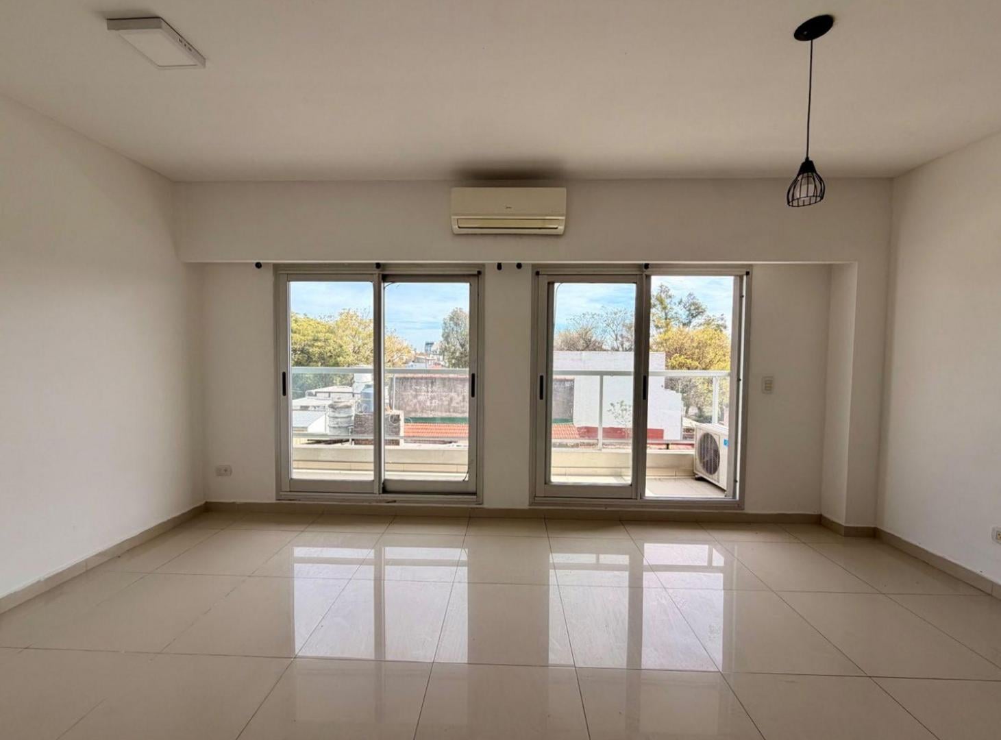 Foto de VENTA MONOAMBIENTE EN L CON BALCÓN – PARQUE CHAS, imagen 3
