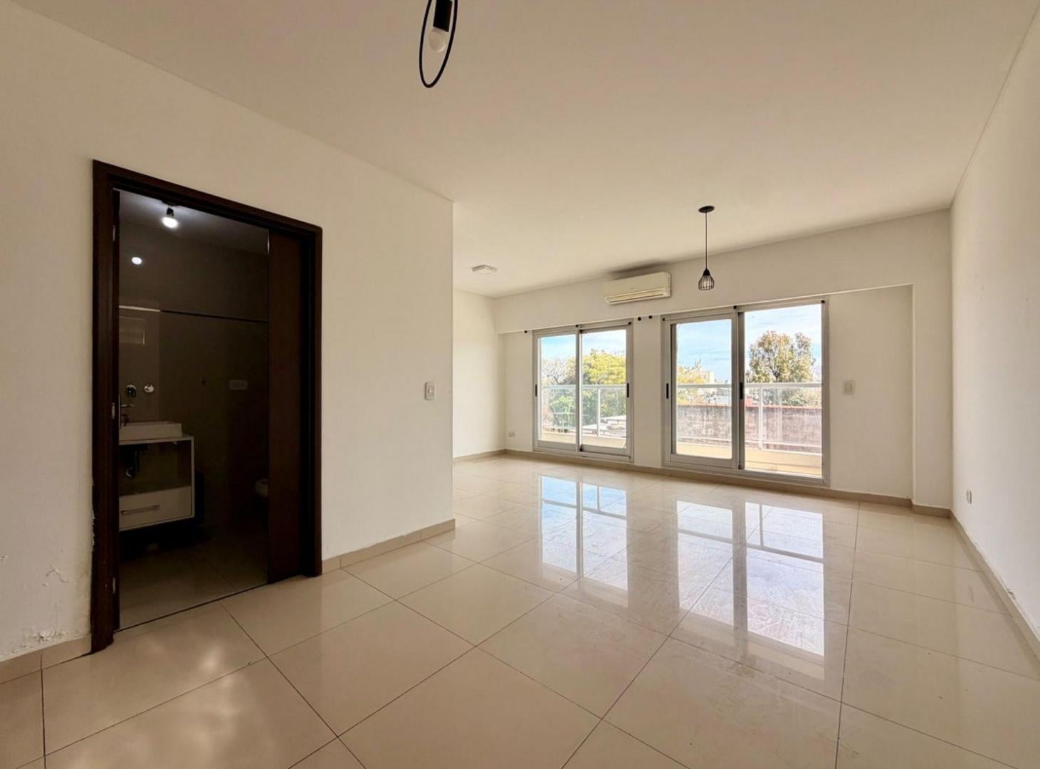 Foto de VENTA MONOAMBIENTE EN L CON BALCÓN – PARQUE CHAS, imagen 4