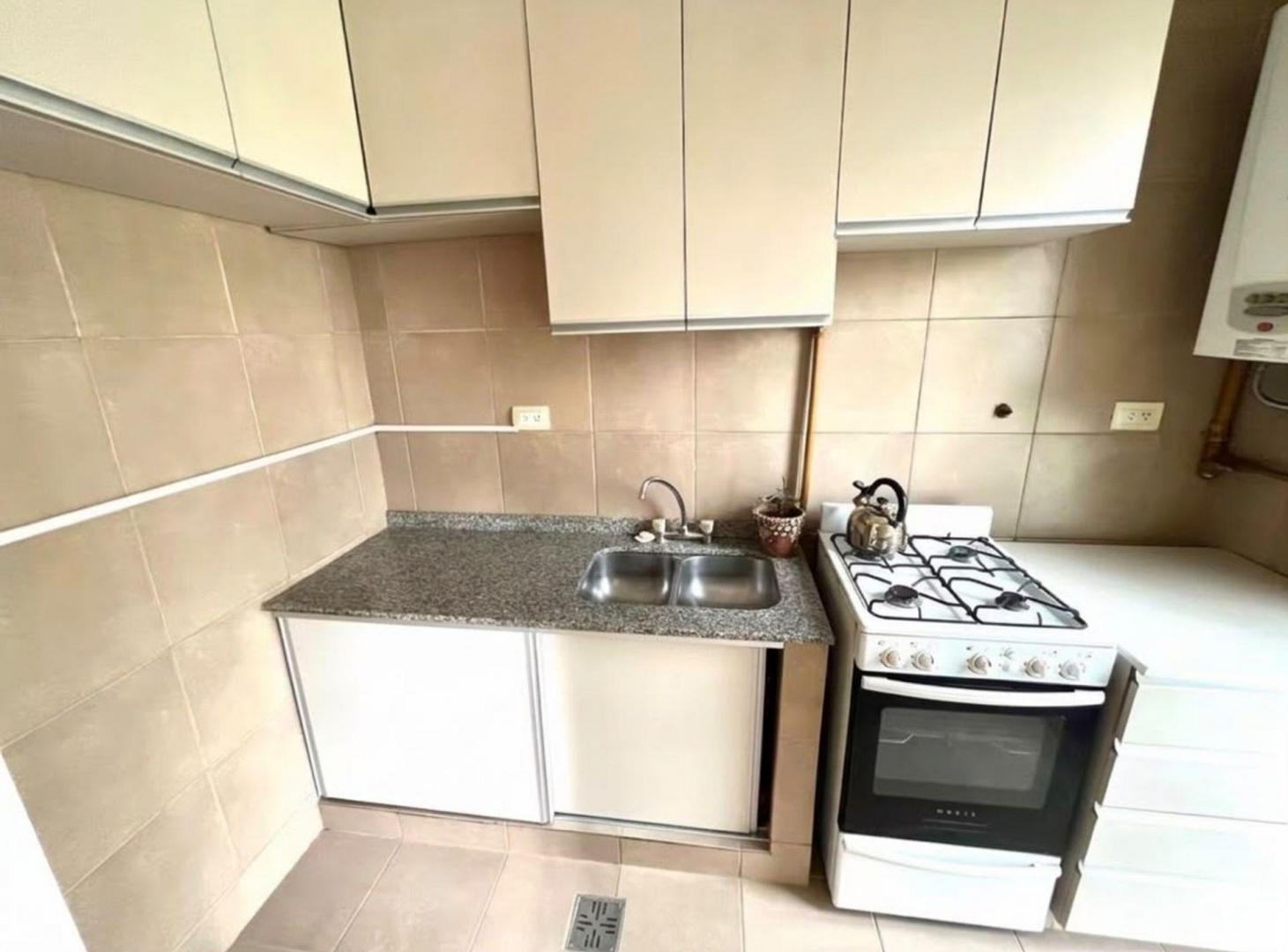 Foto de VENTA DEPARTAMENTO 2 AMBIENTES EN CHACARITA, imagen 2