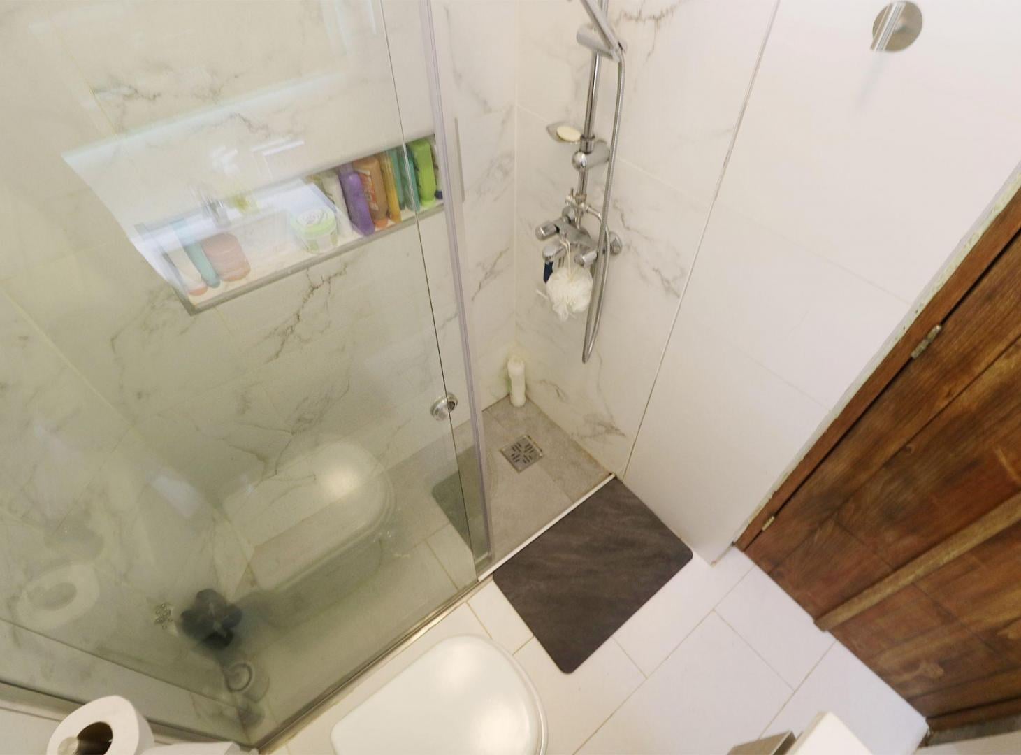 Foto de VENTA PH 3 AMB C PATIO EN PARQUE CHAS PB SIN EXPEN, imagen 4
