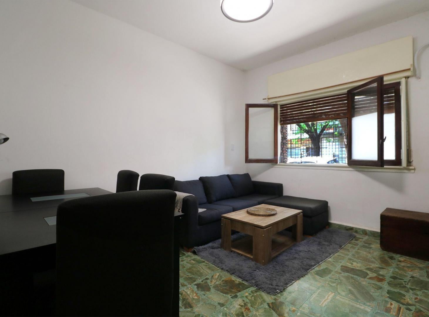 Foto de VENTA PH 3 AMB C PATIO EN PARQUE CHAS PB SIN EXPEN, imagen 2