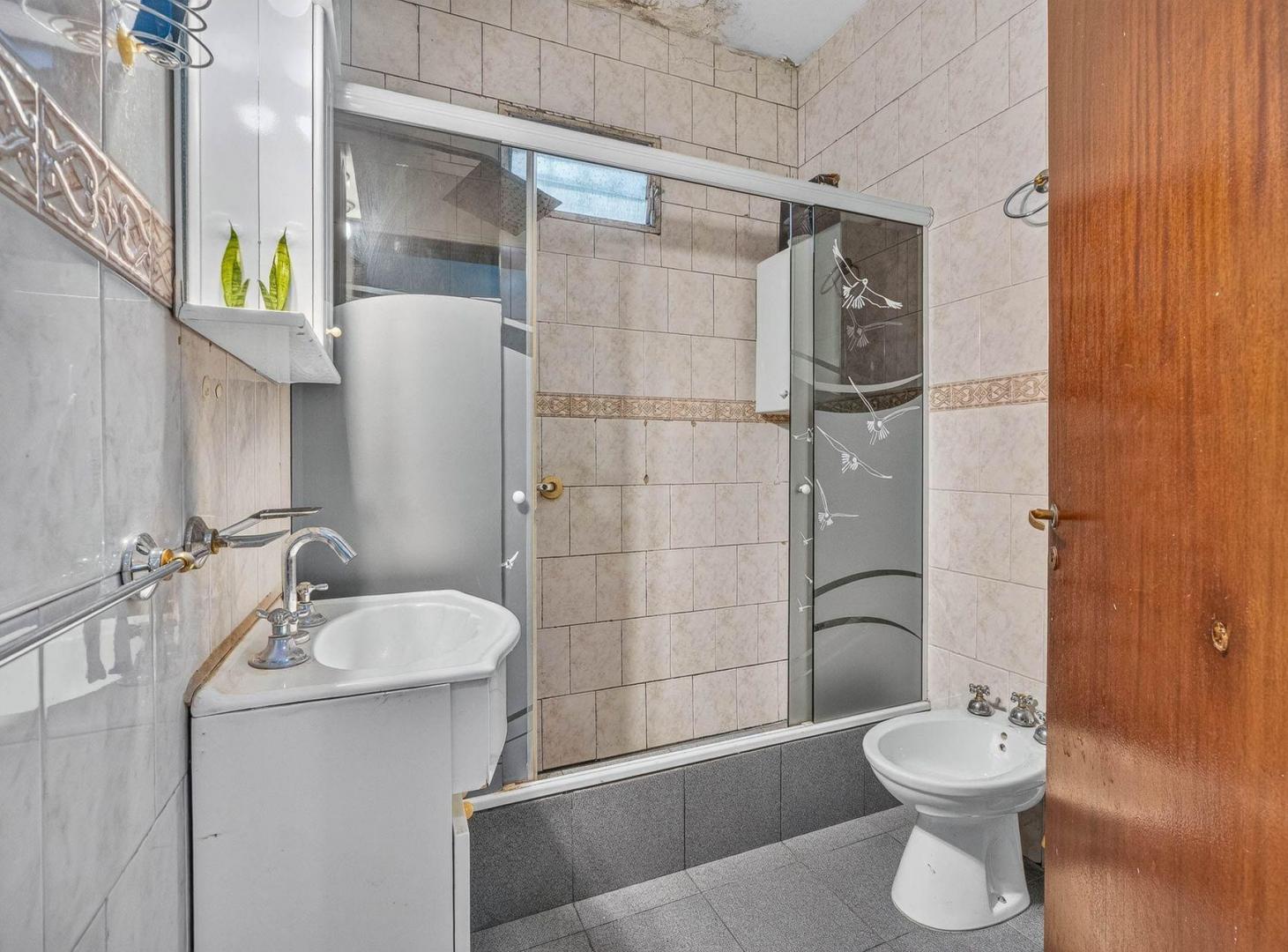 Foto de VENTA CASA 4 AMB C/COCHERAS Y ANEXO EN SAN MARTIN, imagen 5