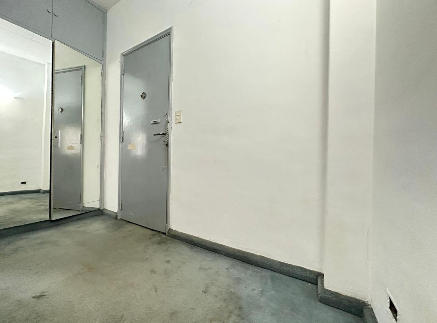 Foto de VENTA DEPARTAMENTO MICROCENTRO, imagen 2