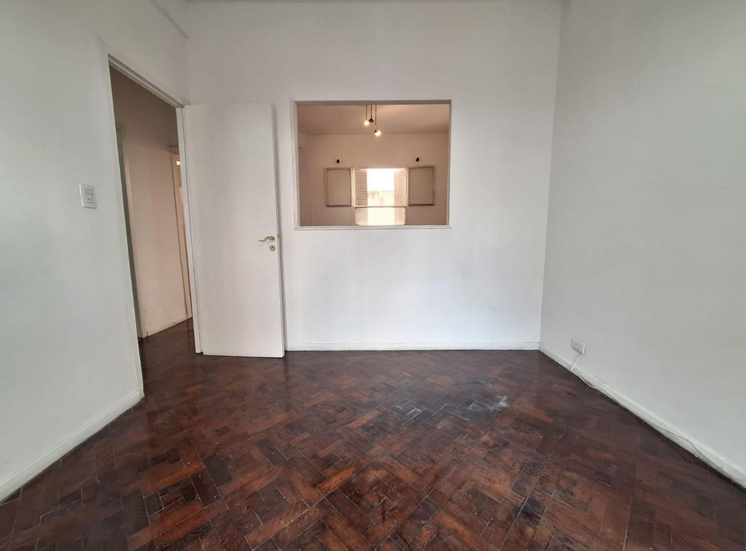 Foto de VENTA 2/3 AMB CON BALCON X ESCALERA A MTS SUBTE, imagen 5
