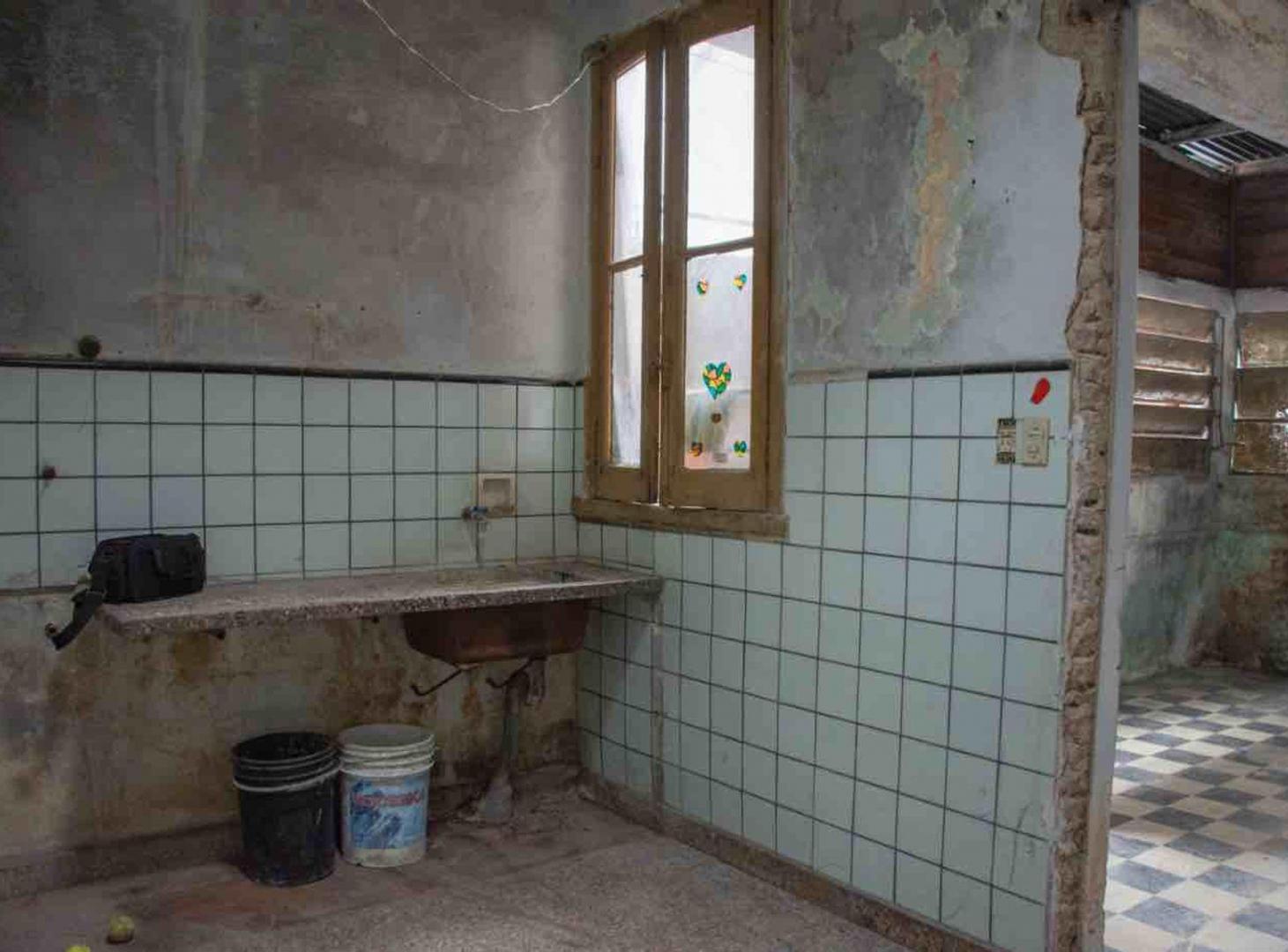 Foto de VENTA PH AL FRENTE 145M2 A REMODELAR-FLORIDA OESTE, imagen 5