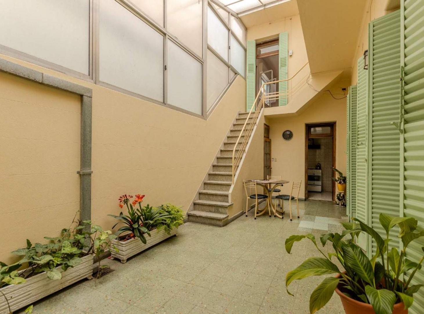 Foto de Venta PH 5 amb. entrada y terraza propia, V.CRESPO, imagen 1