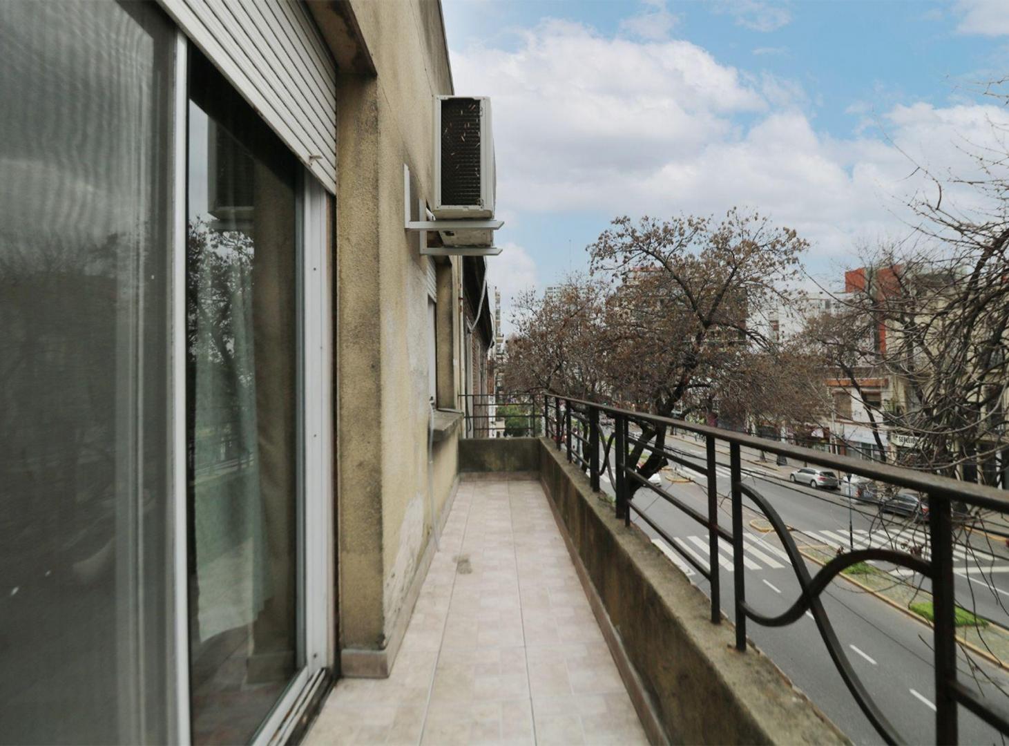 Foto de VENTA DPTO 2 AMB CON BALCON REMODELADO APTOCREDITO, imagen 5