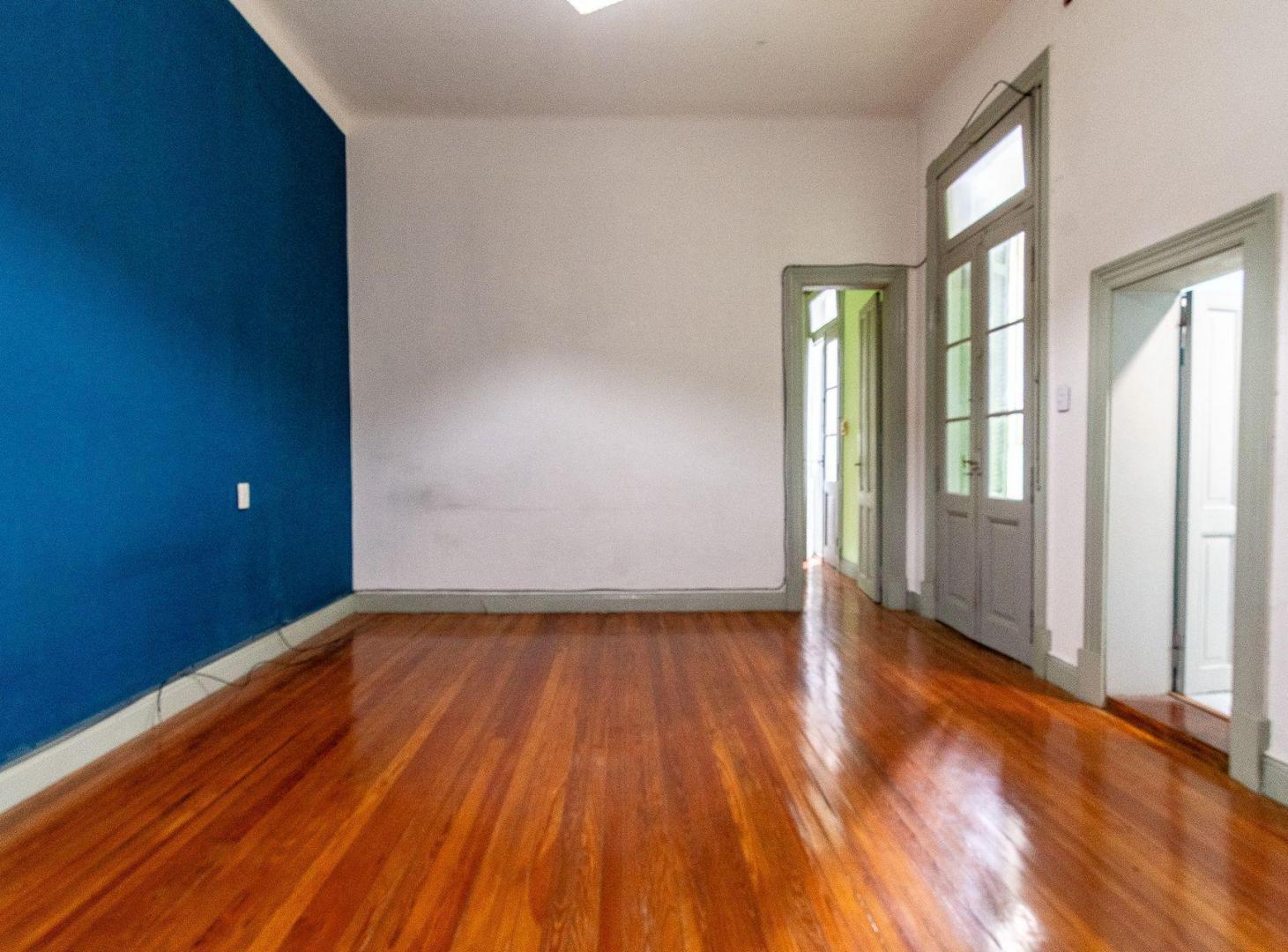 Foto de VENTA PH A REFACCIONAR CON PATIO EN ALMAGRO, imagen 5