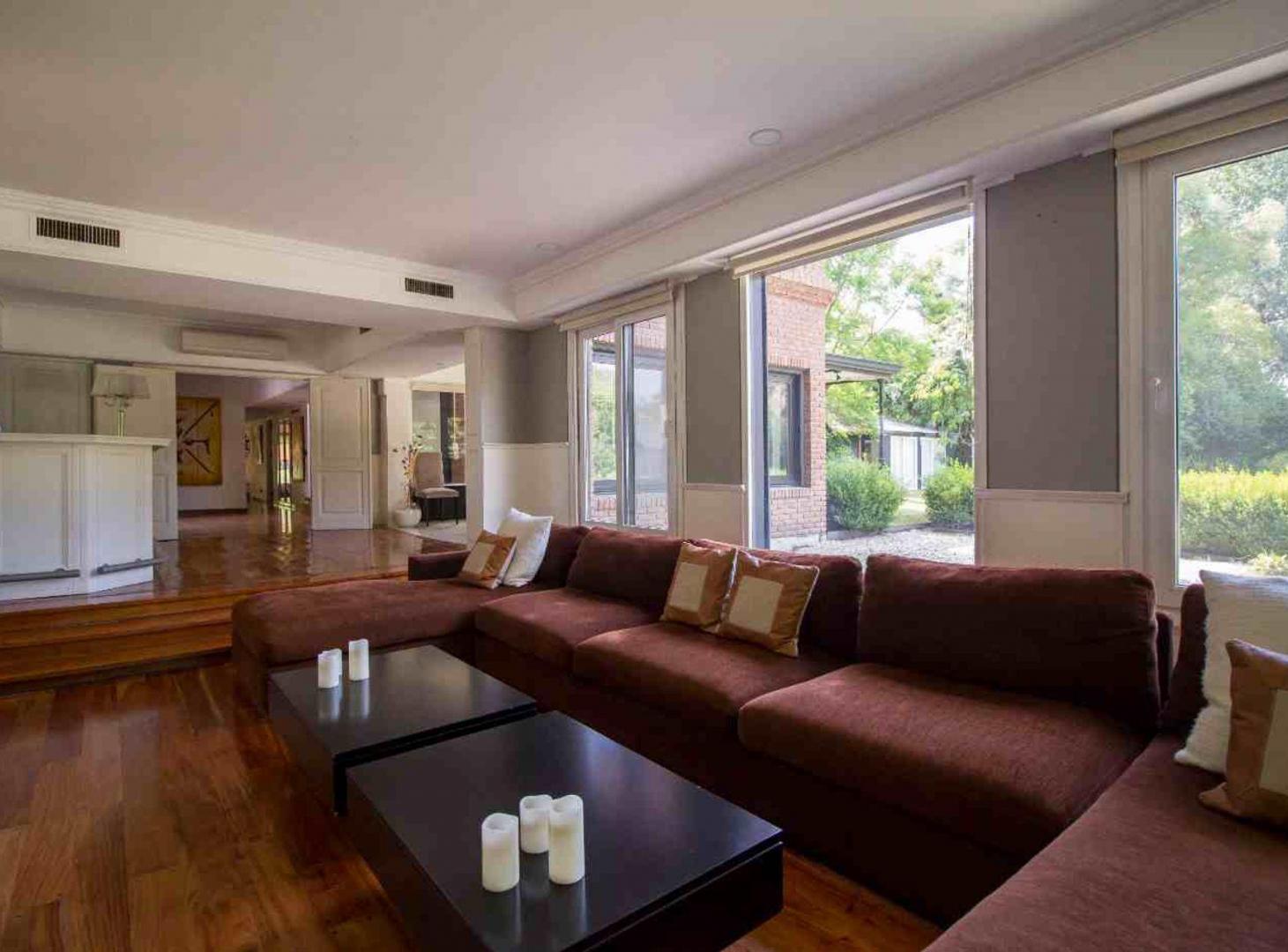 Foto de VENTA CASA 12 AMBIENTES MAYLING C.C. PILAR, imagen 3