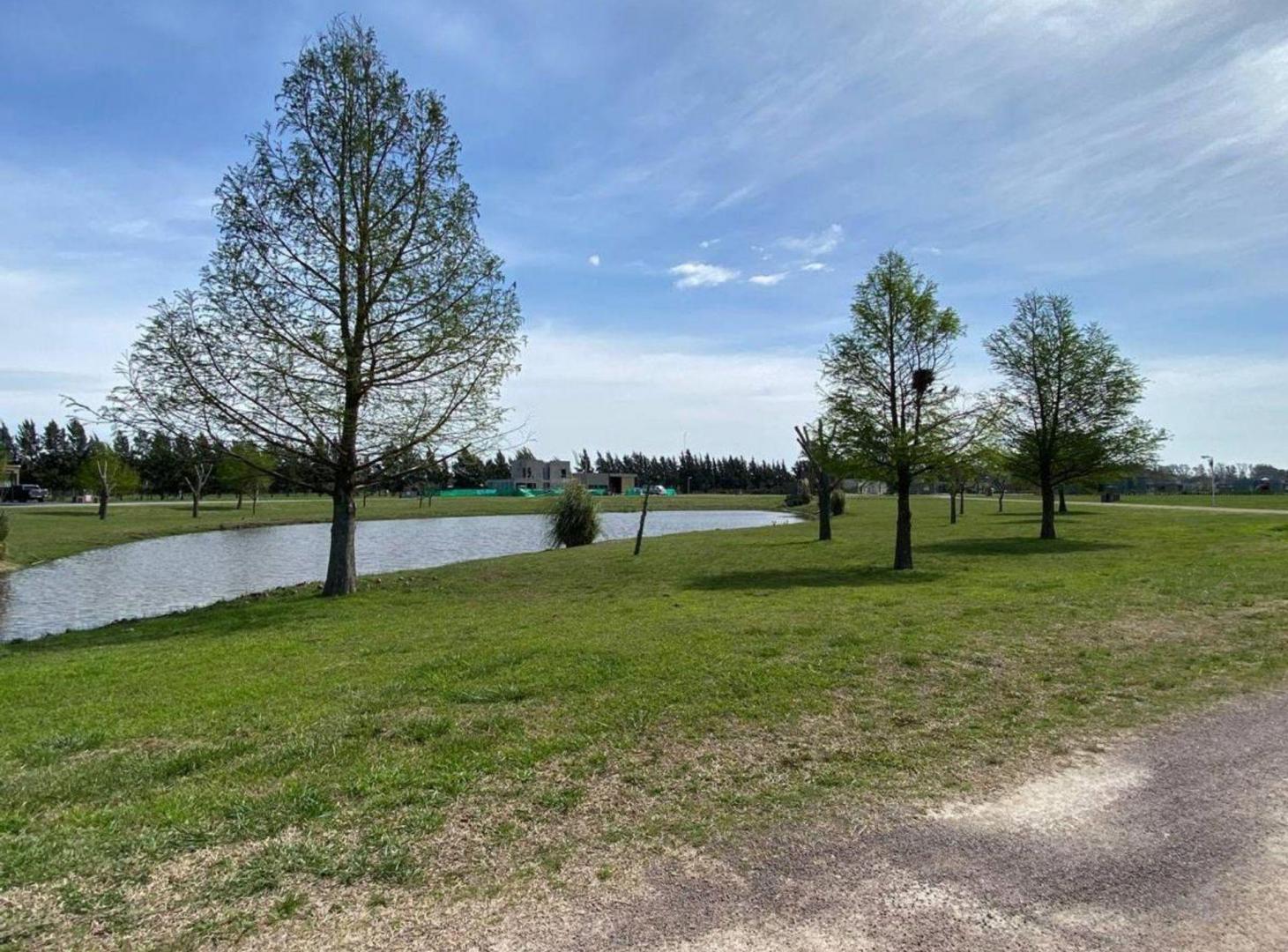 Foto de Venta Lote Barrio Las Calandrias PERMUTA y CUOTAS, imagen 2