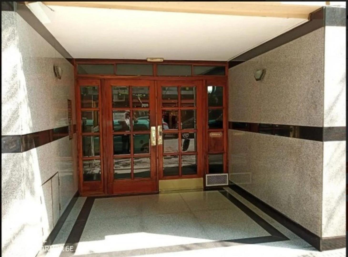 Foto de Alquiler tres ambientes muy luminoso exc ubicación, imagen 1