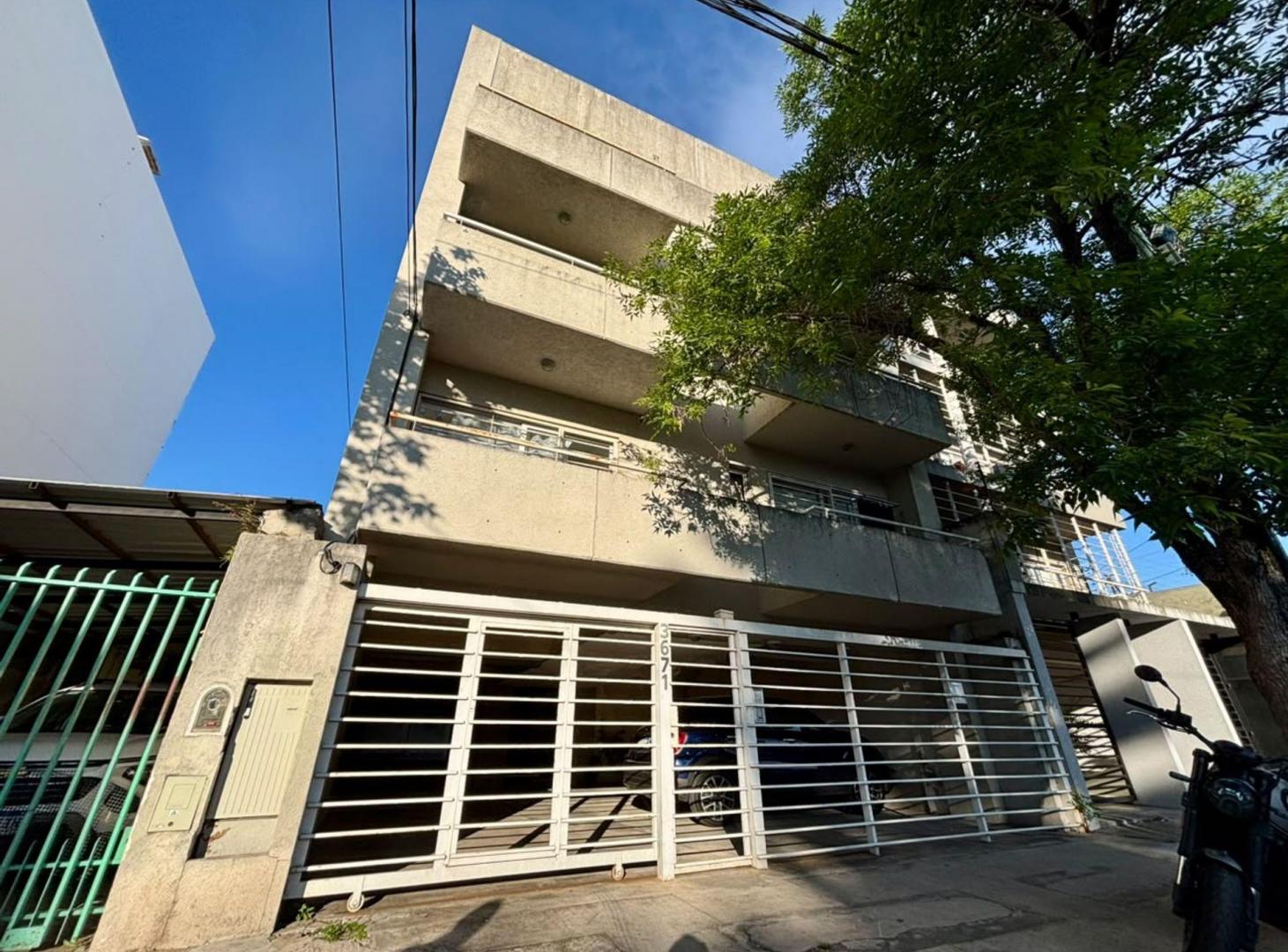 Foto de EXCELENTE MONOAMBIENTE AL FRENTE 2 ESP.GUARDACHES, imagen 1