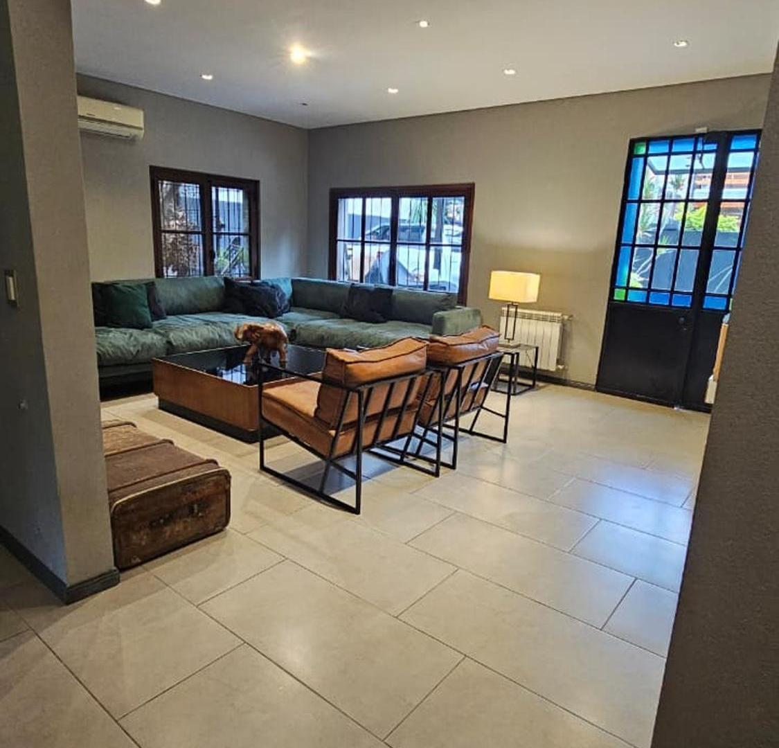 Foto de CASA EN ALQUILER 5 AMBIENTES EN MARTINEZ, imagen 3