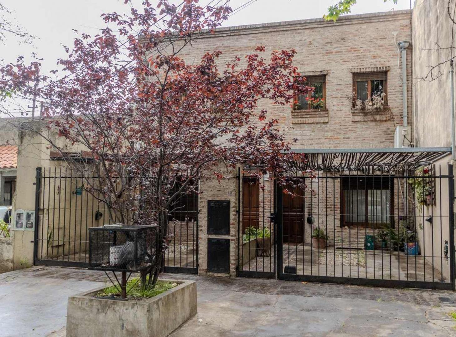 Foto de VENTA PH tipo duplex coch. y Jardin VILLA MAIPU, imagen 2