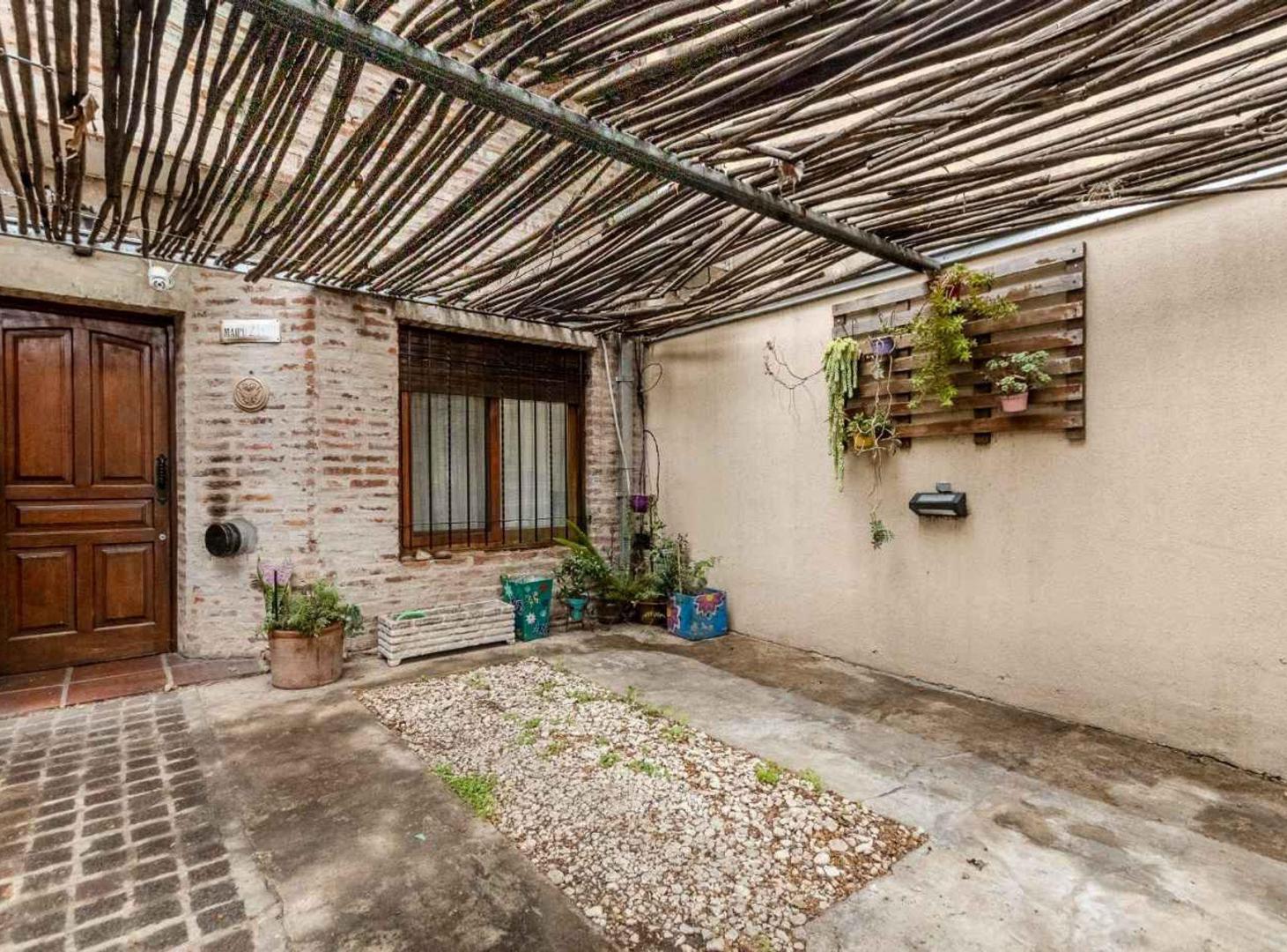 Foto de VENTA PH tipo duplex coch. y Jardin VILLA MAIPU, imagen 1
