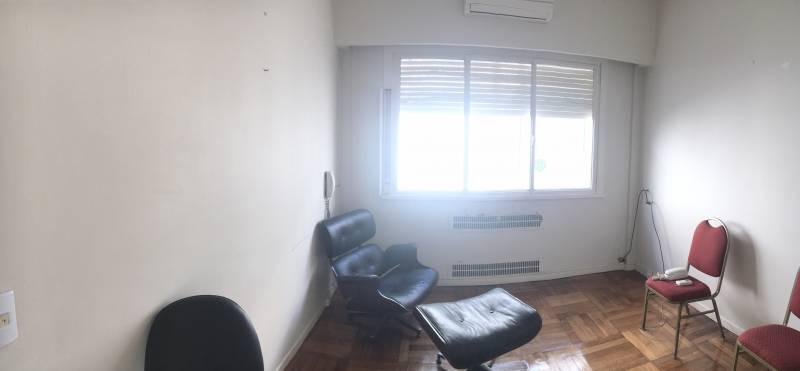 Foto de DEPARTAMENTO CON MUCHA LUZ EN ESPECTACULAR EDIFICIO RACIONALISTA, imagen 3