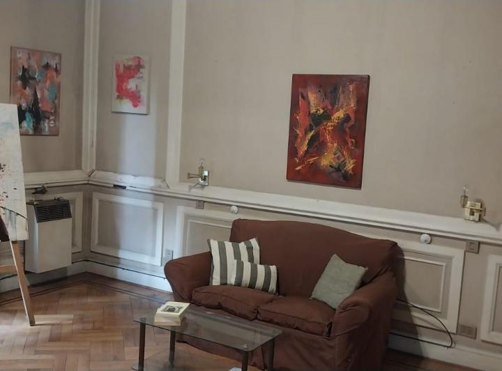 Excelente depto en edificio antiguo de estilo. 2