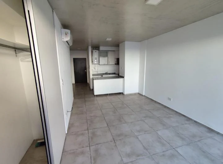 Monoambiente con patio , zona Villa Mitre , CABA, en  Alquiler 1