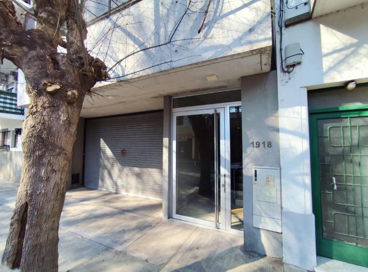 Monoambiente con patio , zona Villa Mitre , CABA, en  Alquiler 3
