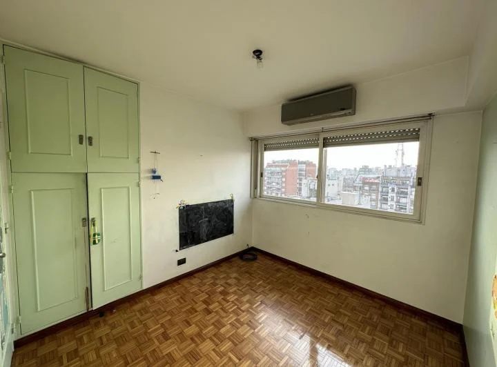 Muy buen departamento en torre. Piso 12° con gran vista. Amplio. Impecable! 4
