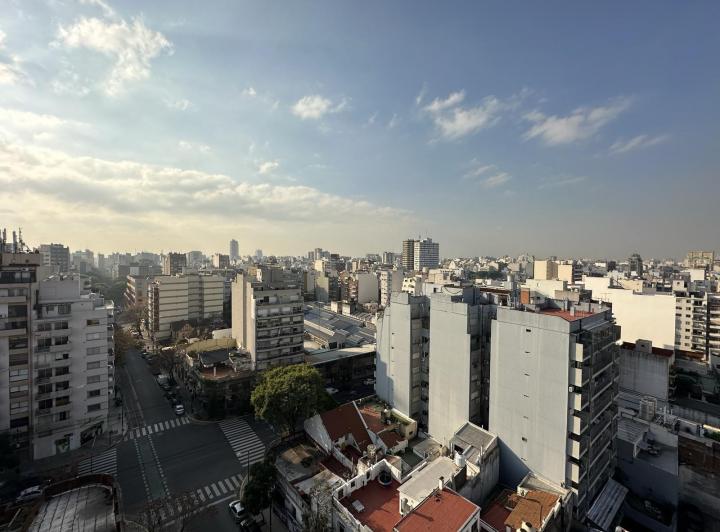 Muy buen departamento en torre. Piso 12° con gran vista. Amplio. Impecable! 1