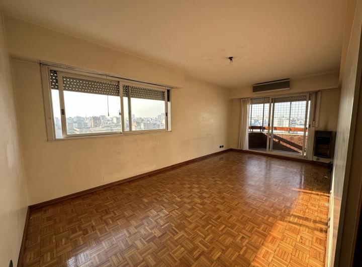 Muy buen departamento en torre. Piso 12° con gran vista. Amplio. Impecable! 3