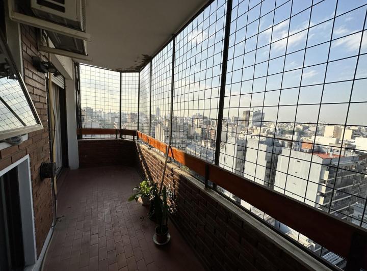 Muy buen departamento en torre. Piso 12° con gran vista. Amplio. Impecable! 2