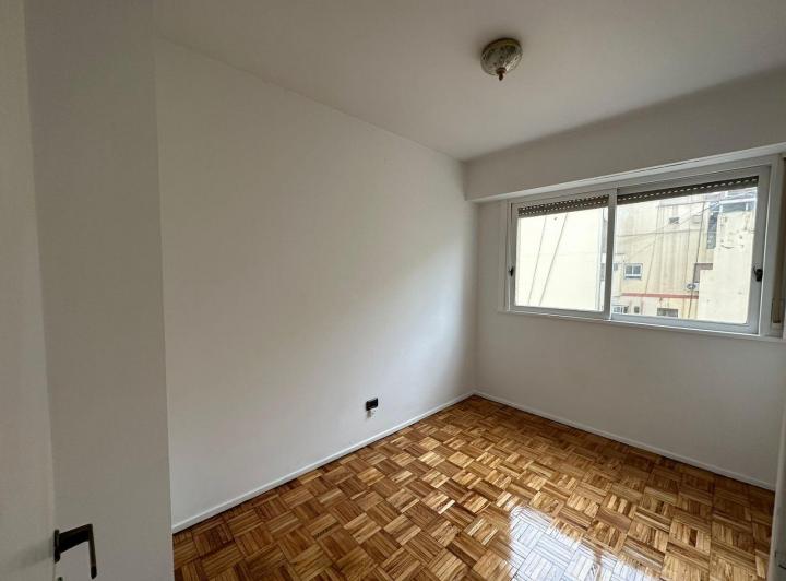 Muy lindo y luminoso 3 amb en Piso 8°. Esquina Juramento y Vidal. 5