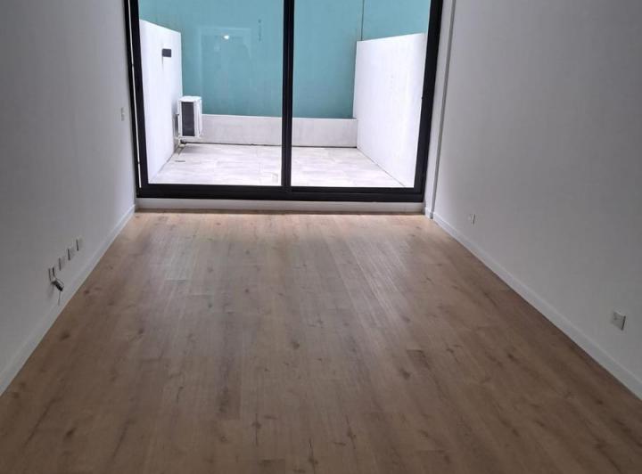 Amplio monoambiente a estrenar en edificio con impresionantes amenities. Único con patio propio. 1