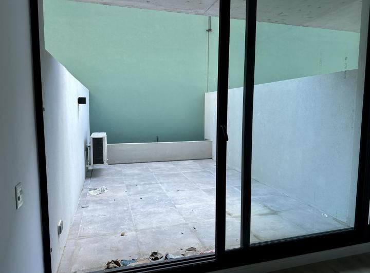 Amplio monoambiente a estrenar en edificio con impresionantes amenities. Único con patio propio. 3