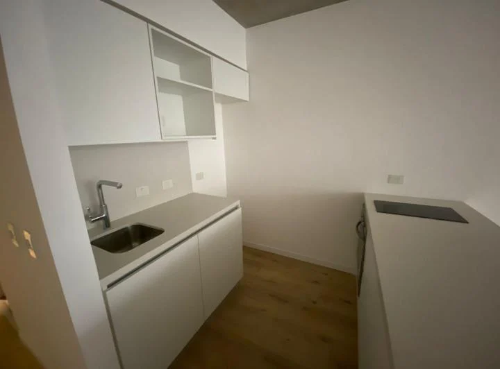 Amplio monoambiente a estrenar en edificio con impresionantes amenities. Único con patio propio. 4