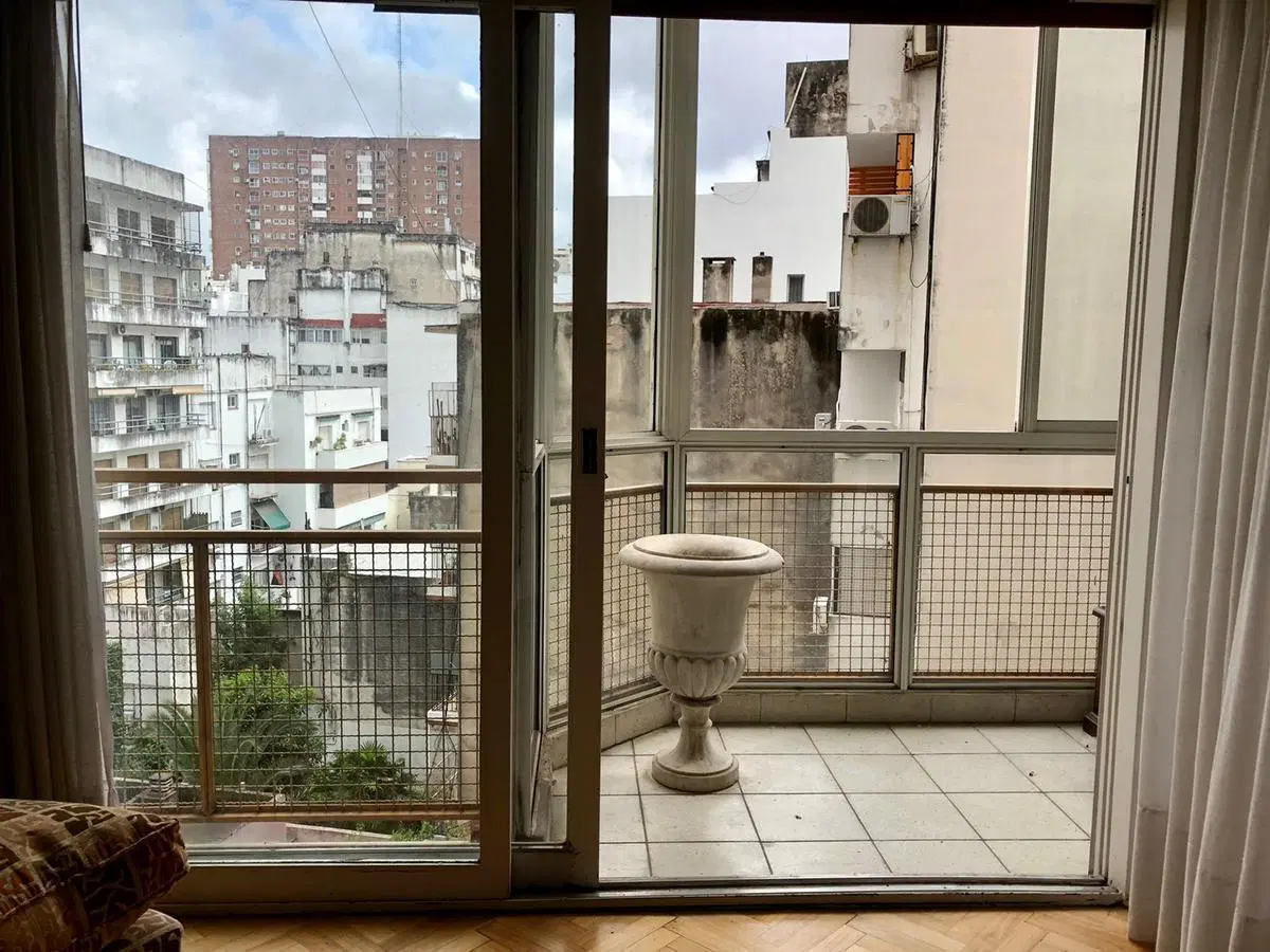 3 ó 4 ambientes con dependencia y cochera. 5