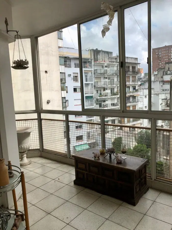 3 ó 4 ambientes con dependencia y cochera. 4