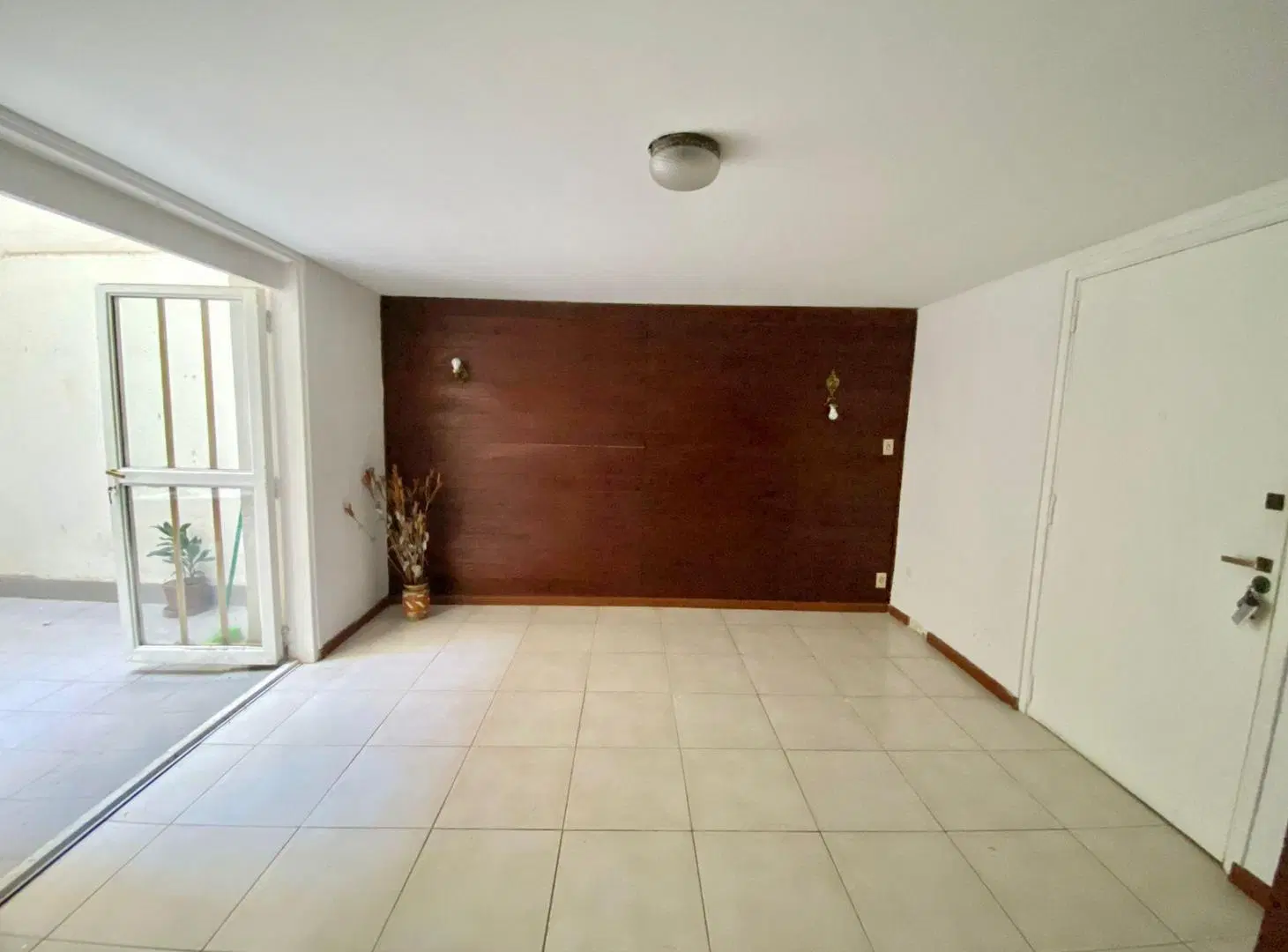 Muy lindo departamento con dos patios en inmejorable ubicación. 2