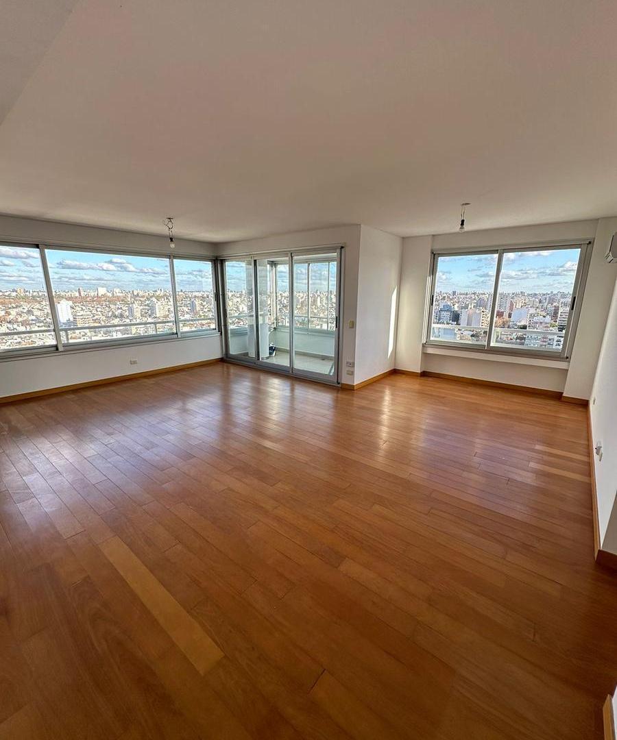 Único depto en torre con excelentes vistas y amenities:  4 amb c/dep y 2 cocheras.