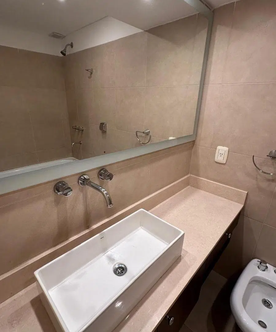 Único depto en torre con excelentes vistas y amenities:  4 amb c/dep y 2 cocheras. 3
