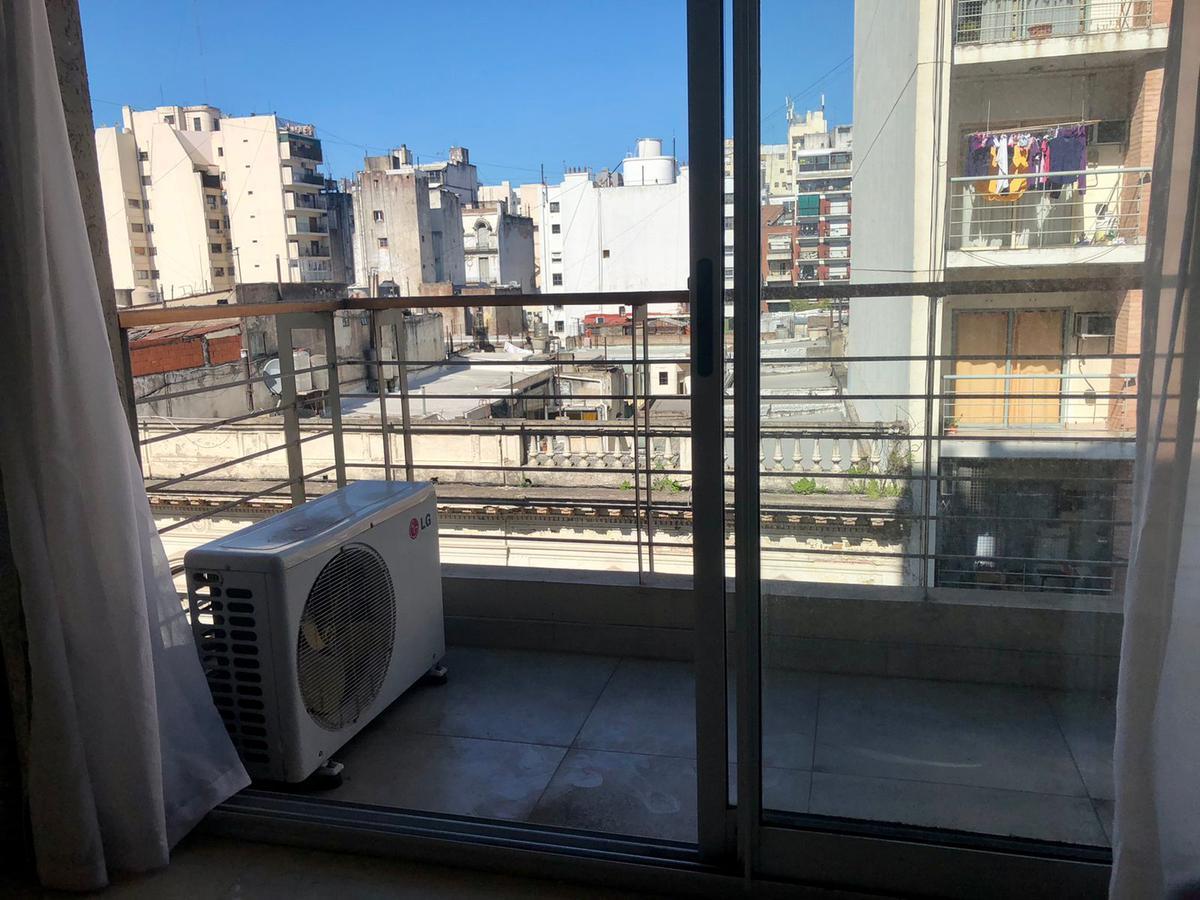 Foto de Hermoso monoambiente amplio al frente con balcón. Edificio con, imagen 5