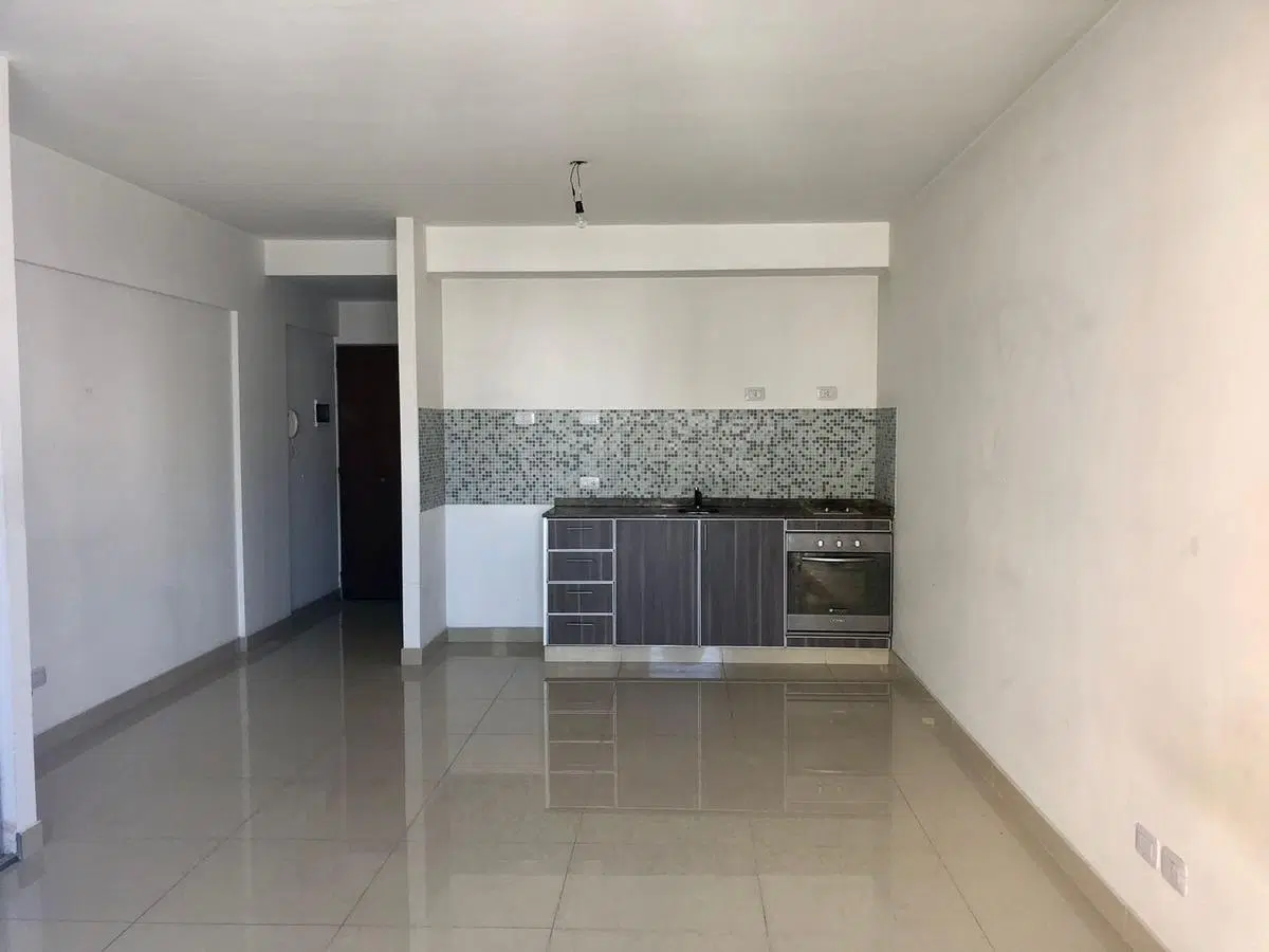 Hermoso monoambiente amplio al frente con balcón. Edificio con amenities. 3