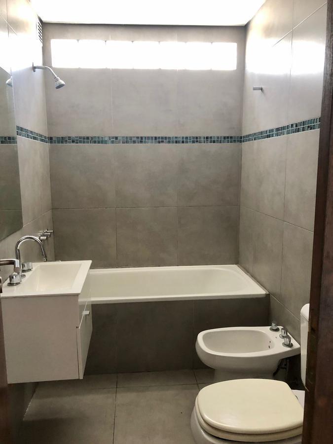 Foto de Hermoso monoambiente amplio al frente con balcón. Edificio con, imagen 3