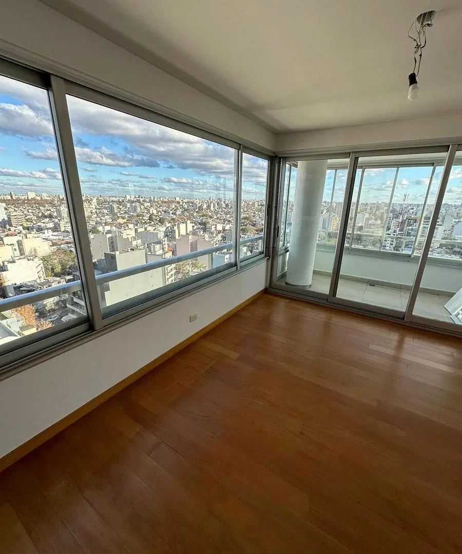 Único depto en torre con excelentes vistas y amenities:  4 amb c/dep y cochera. 3