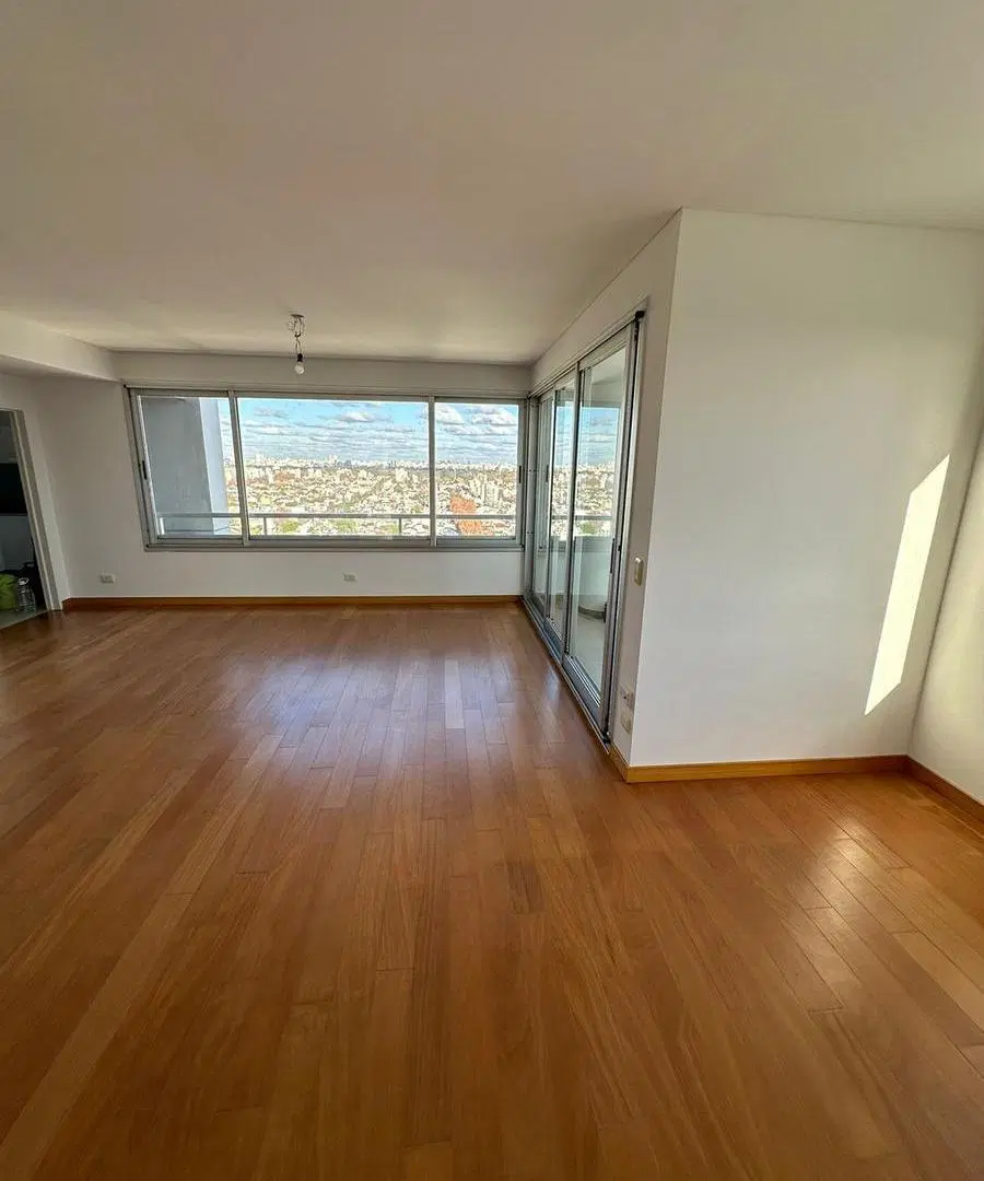 Único depto en torre con excelentes vistas y amenities:  4 amb c/dep y cochera. 4