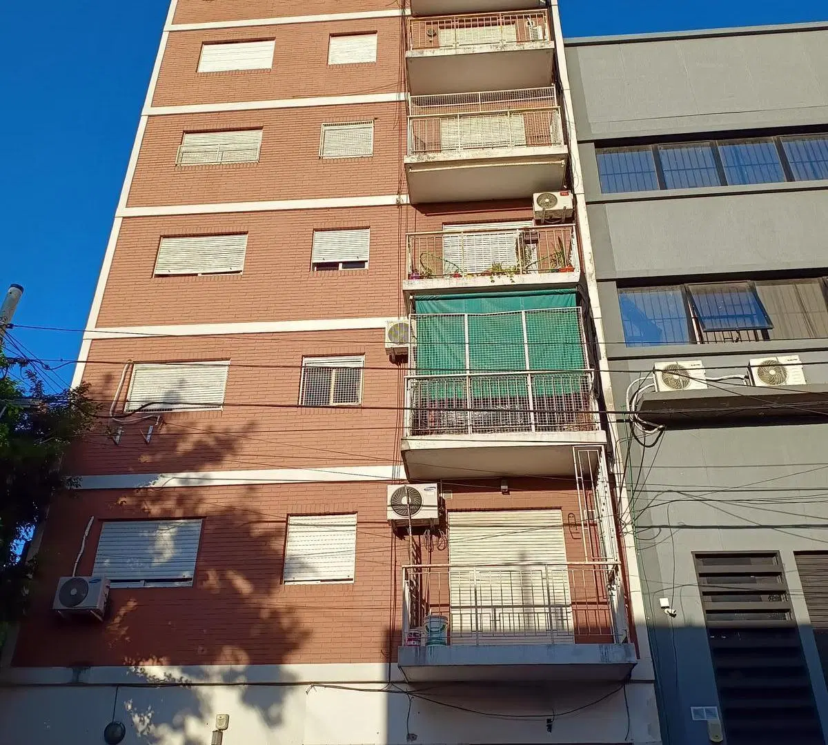 Hermoso dos ambientes con balcón en Flores 5