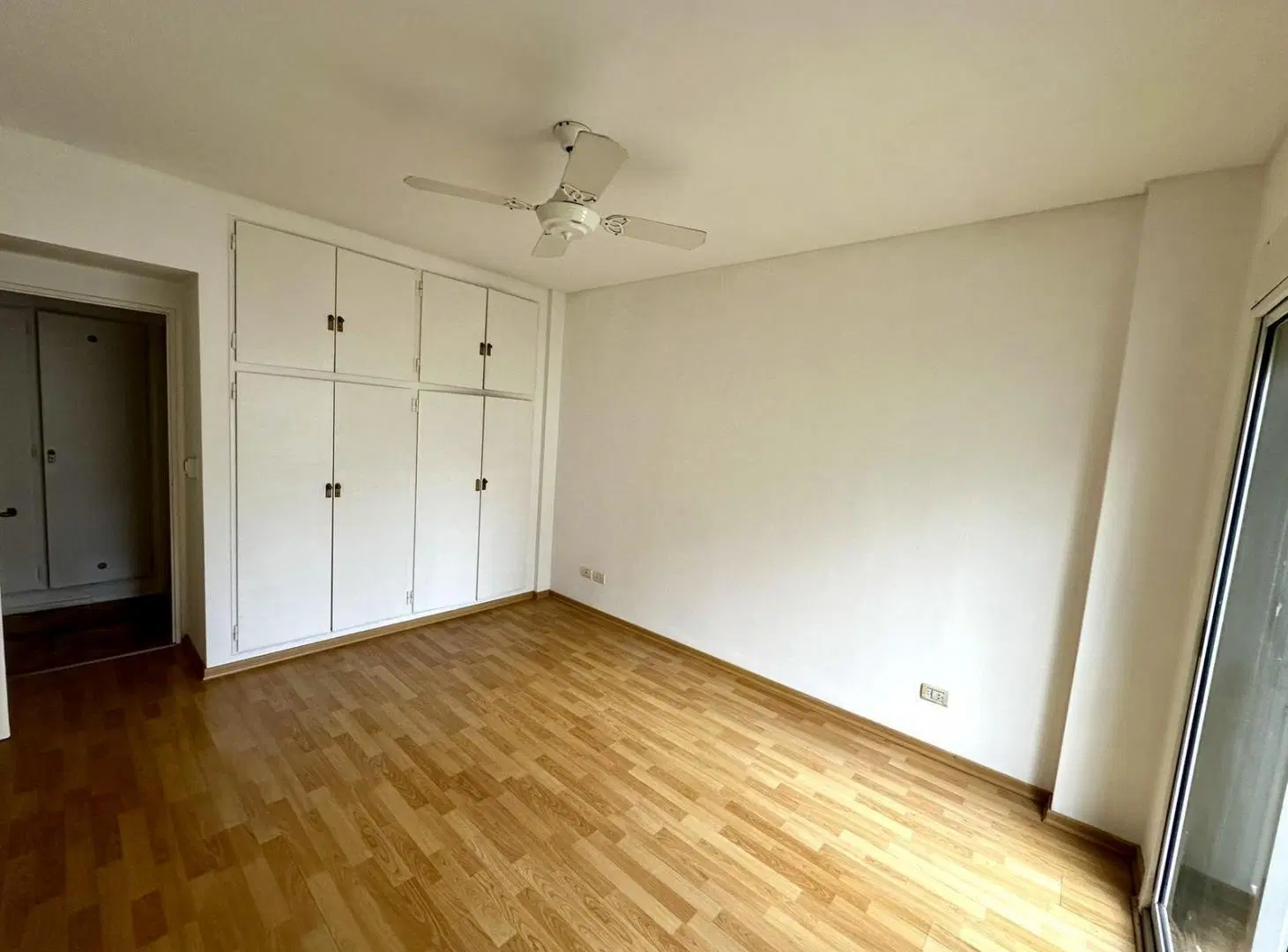Excelente Dto. 2 Amb, Súper Amplio con Balcón Terraza! 5
