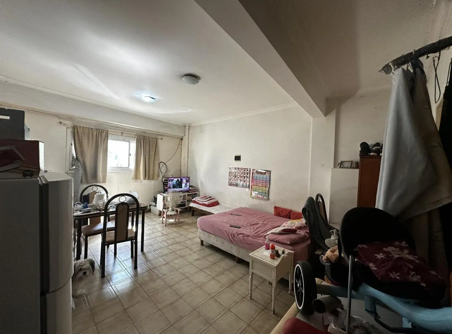 PH que incluye 2 deptos y un local sin subdividir. Se vende en block 3