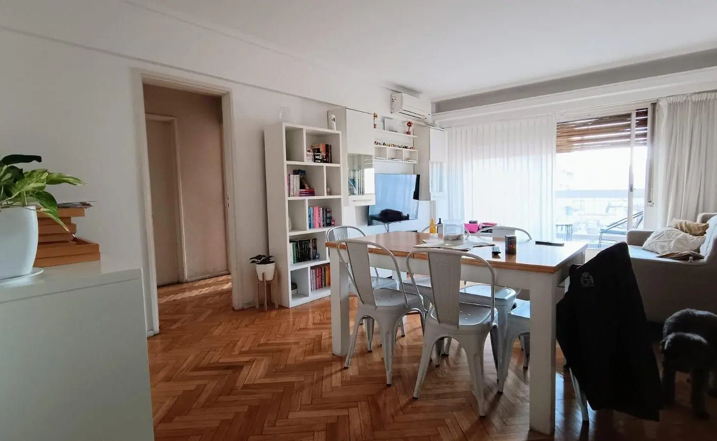 Hermoso 3 amb c/dep o 3er dormitorio. Todo luz al frente con balcón corrido. Posibilidad cochera. 1