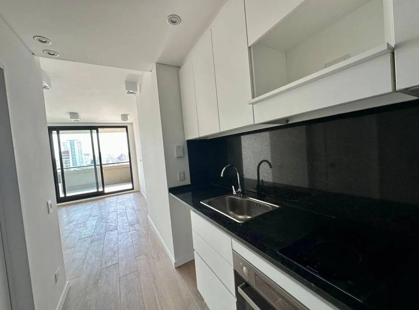 Hermoso monoambiente a estrenar con gran balcon y excelentes amenities. 5