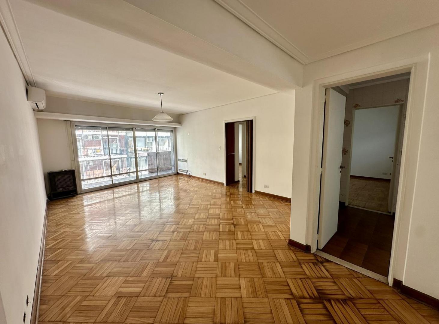 Foto de Hermoso y amplio 3 Amb c/ dep o 3er dormitorio. Piso. Balcón corrido al, imagen 1