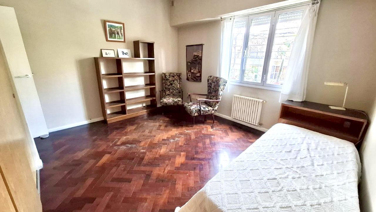 Foto de Imperdible Casa con gran jardin!!! lote gigante de 8,67 x 47,90, imagen 1